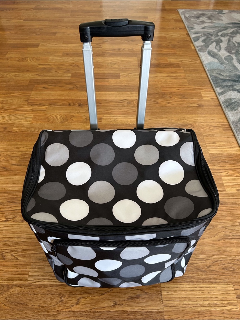 Thirty-One Insulated Rolling Thermal Cooler in Got Dots Print